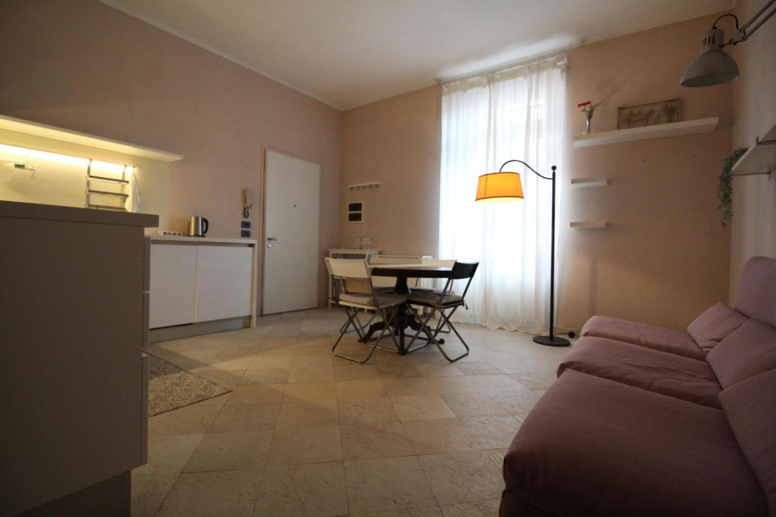 White House 6 *